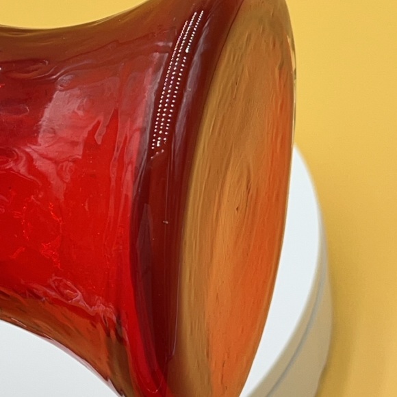 Vintage red art glass vase ruffles edge, made in Italy, Christmas, Valentine’s - Picture 3 of 3
